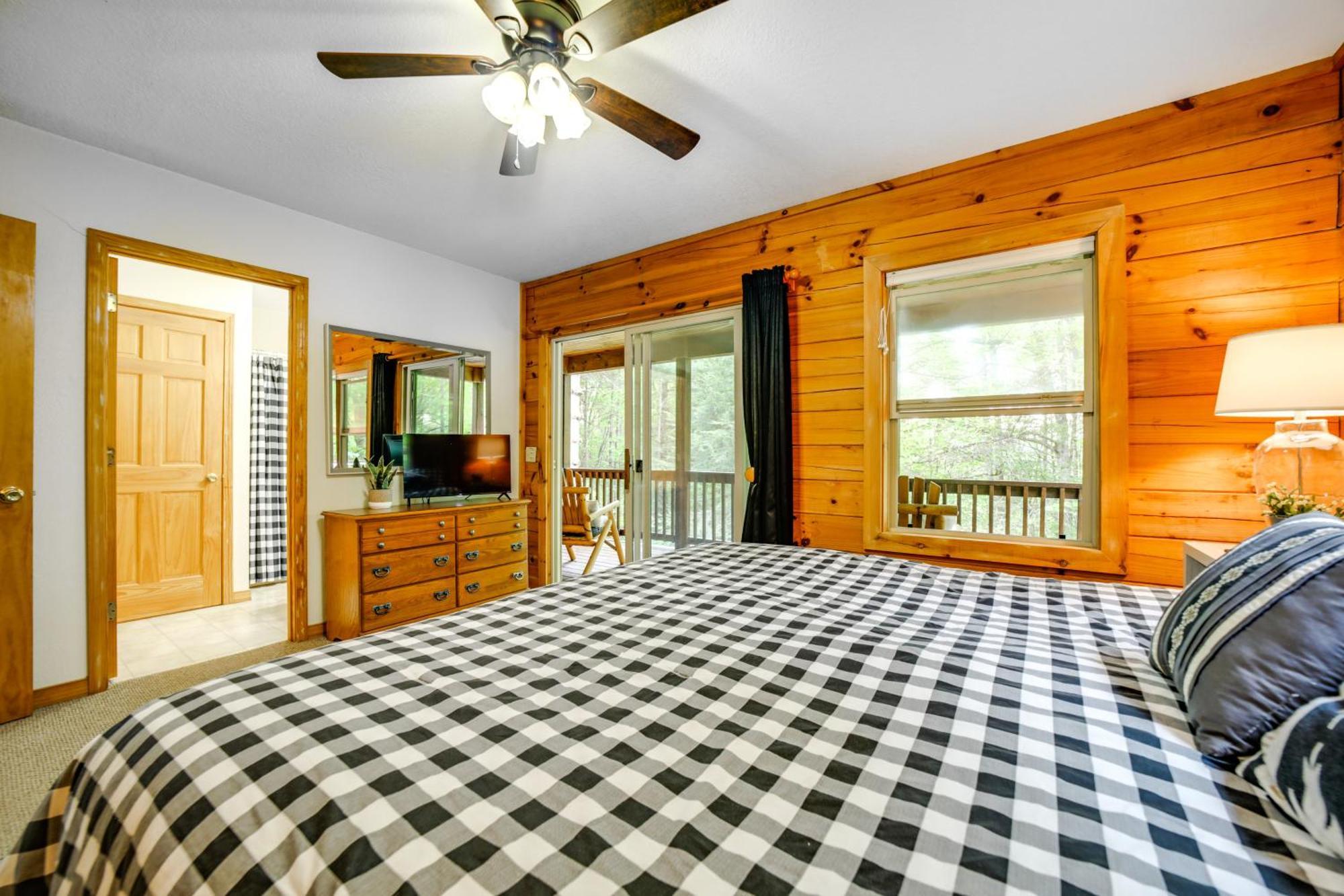Peaceful Smoky Mountain Cabin With Deck And Fire Pit! Waynesville Exterior photo