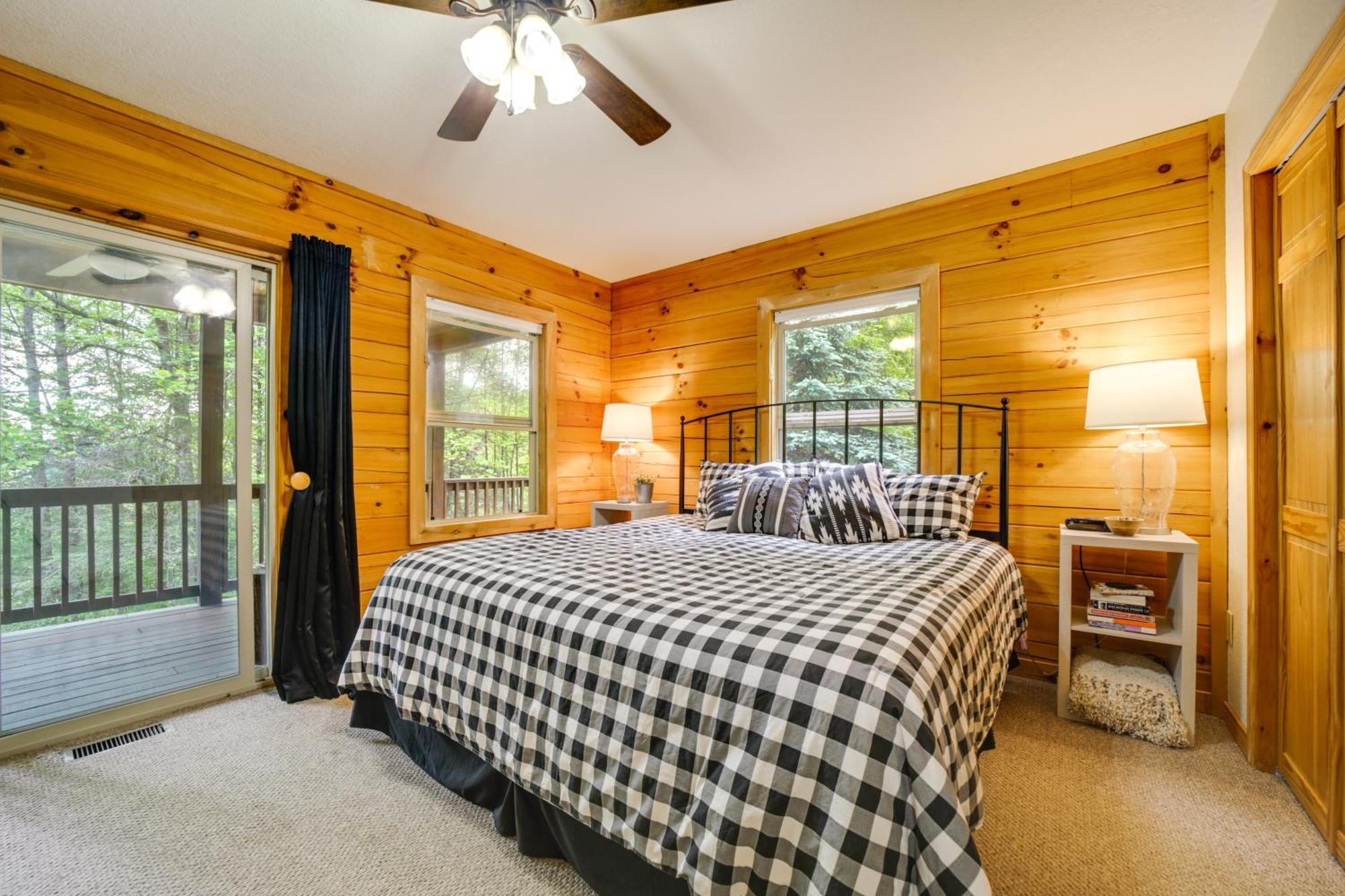 Peaceful Smoky Mountain Cabin With Deck And Fire Pit! Waynesville Exterior photo